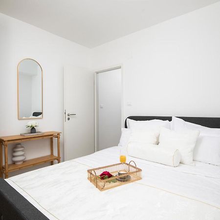 Apartments And Rooms Jakic Μεντουλίν Εξωτερικό φωτογραφία