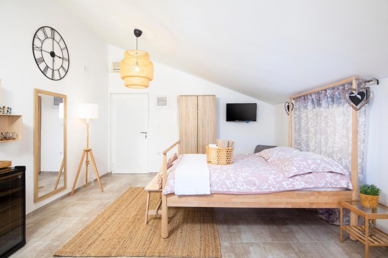 Apartments And Rooms Jakic Μεντουλίν Εξωτερικό φωτογραφία