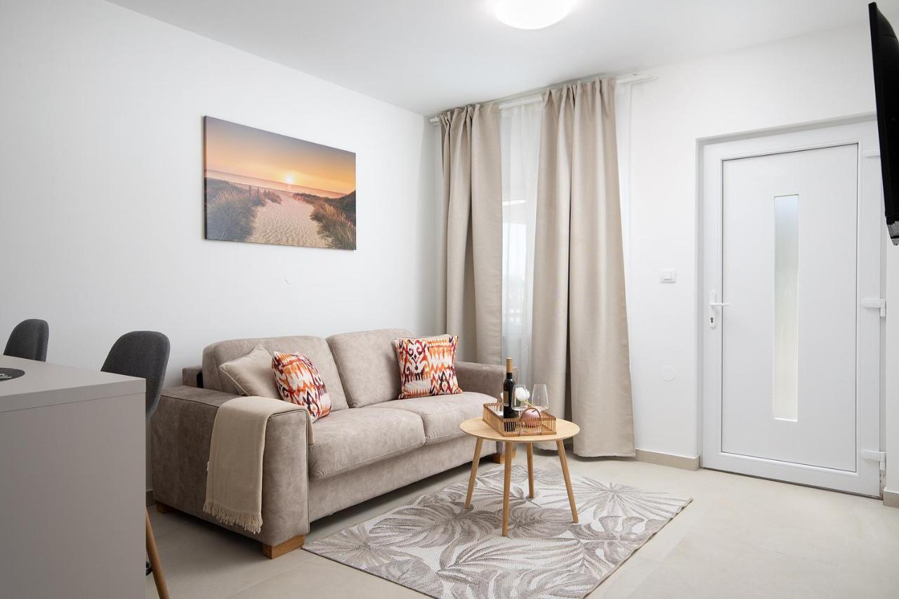 Apartments And Rooms Jakic Μεντουλίν Εξωτερικό φωτογραφία