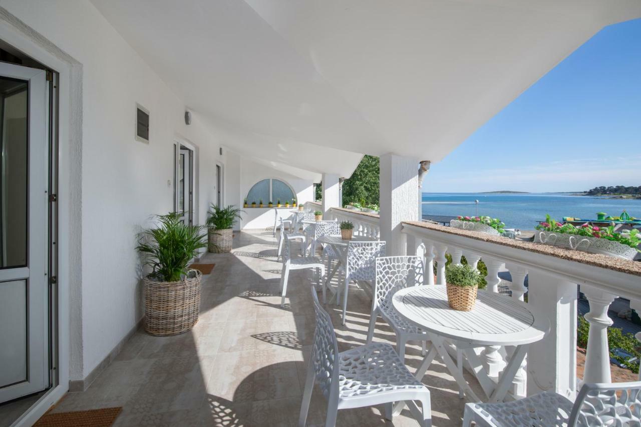 Apartments And Rooms Jakic Μεντουλίν Εξωτερικό φωτογραφία